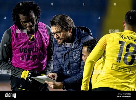 hyballa|trainers nac breda.